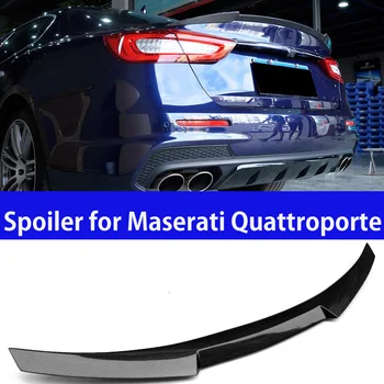 На ръба на задното Крило на багажника на седана Maserati Quattroporte 2013-2018 M4 Style