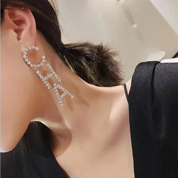 Модни нови корейски блестящи Кристали с букви Ча, дълги обеци, обеци във формата на звезди, едни и същи Обеци, прости темпераментни дамски Обици Изображение 2