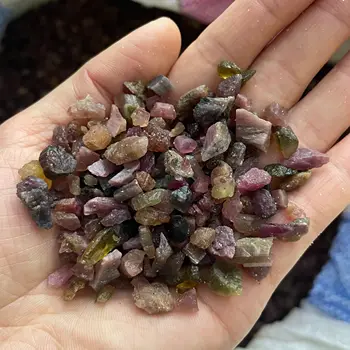 1 кг Цветен турмалиновый Crystal Не Полиран Камък Камък, Чакъл Скъпоценен Камък, Целебната Бележчица Натрошен Проба Скъпоценен Камък Минерали