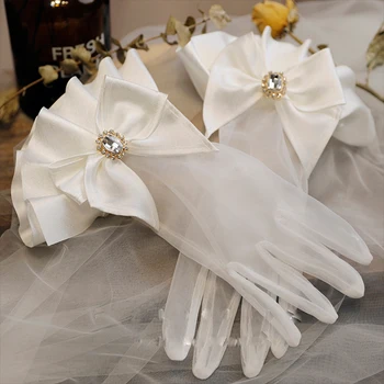 Нови сватбени ръкавици с диамантена инкрустация, сватбена церемония с пеперуда, бяла сватбена рокля, сатен къса реколта сладки аксесоари